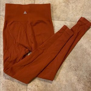Balance Athletica Quartz Amber leggings and bra